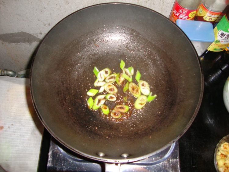蛋香青菜黄金馒头粒步骤7