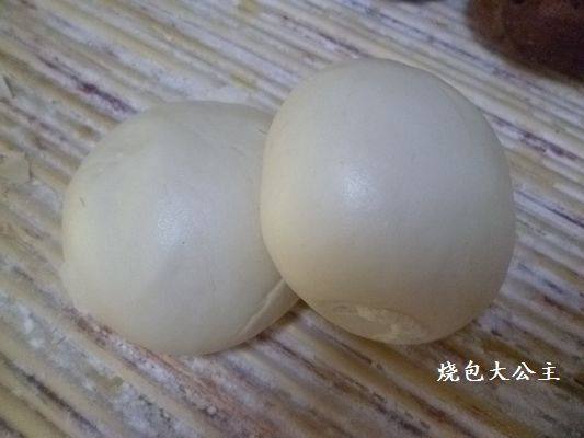 腐乳鸡蛋夹馒头步骤1