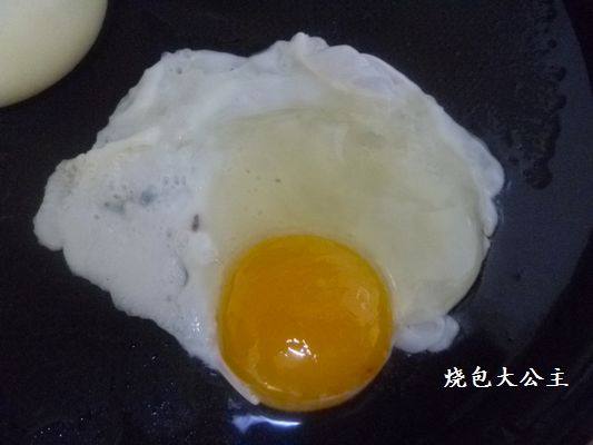 腐乳鸡蛋夹馒头步骤6
