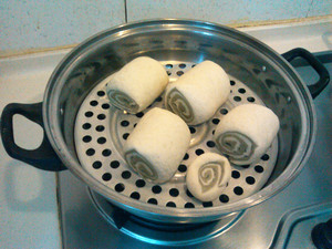 抹茶双色卷步骤8