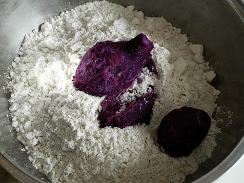 紫薯绿茶双色刀切馒头步骤4