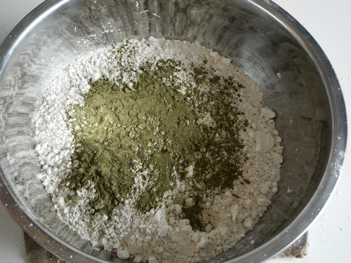 紫薯绿茶双色刀切馒头步骤7