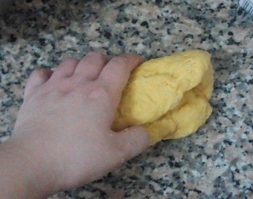 胡萝卜黄玫瑰馒头步骤8