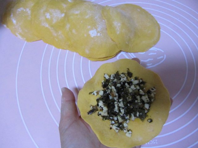 南瓜素馅包子步骤6