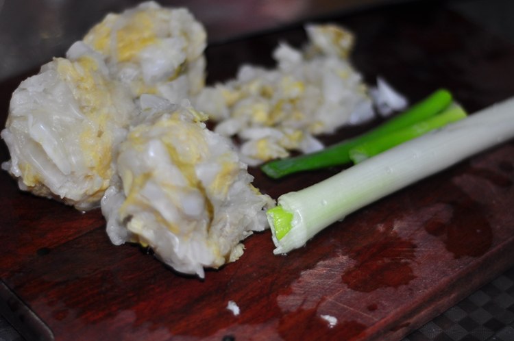 东北酸菜馅肉包子步骤2