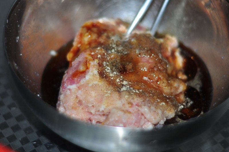 东北酸菜馅肉包子步骤7