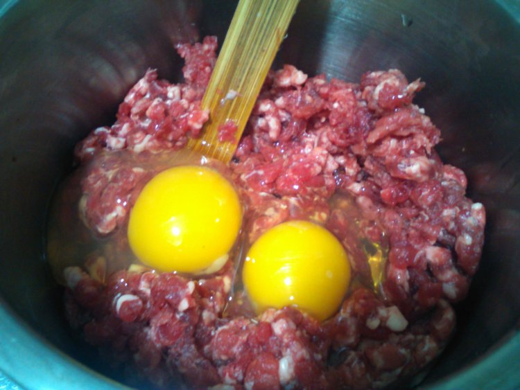 牛肉酸菜包步骤2