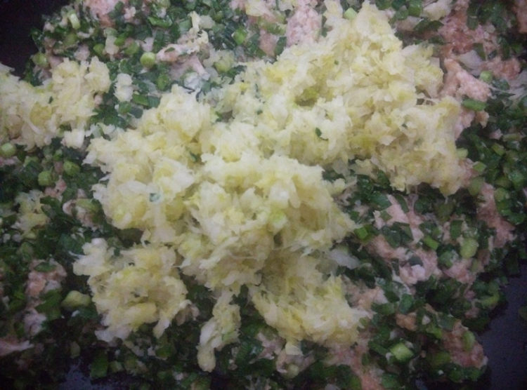 韭菜白菜肉包步骤8