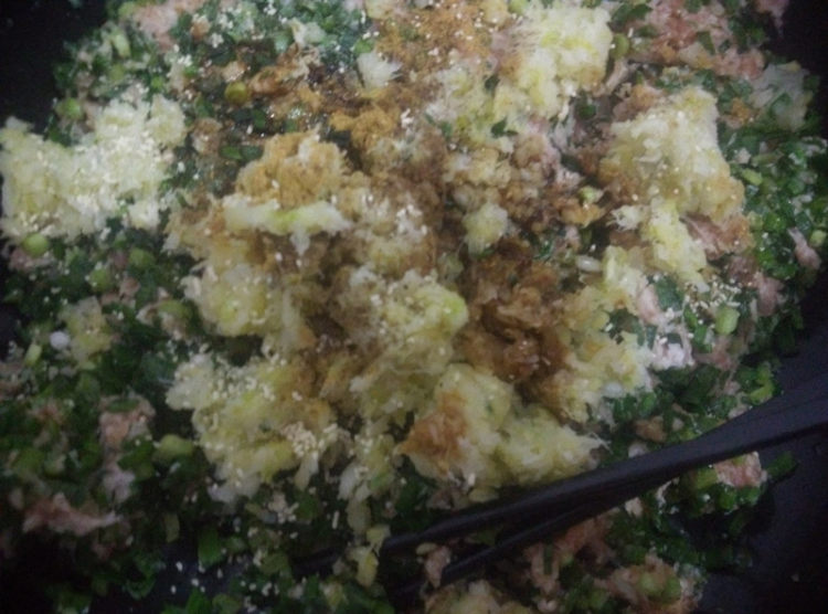 韭菜白菜肉包步骤9