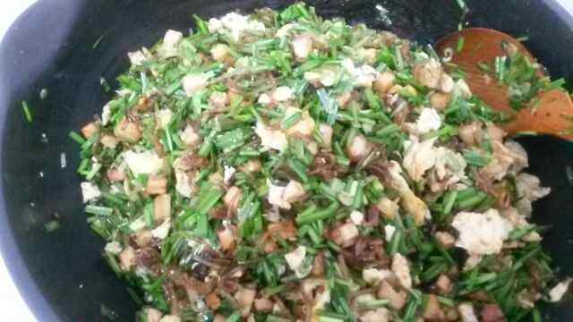 韭菜鸡蛋豆腐包步骤8