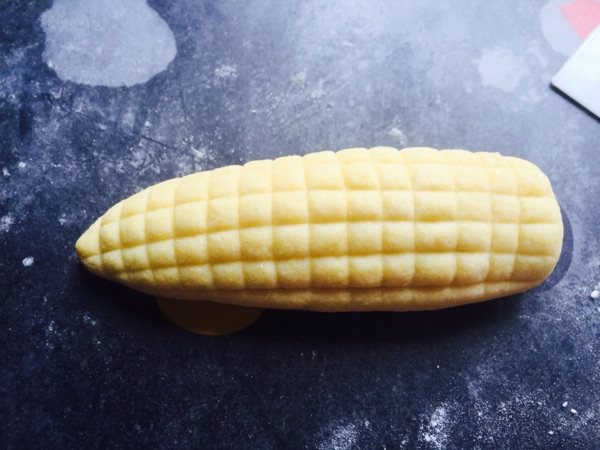 玉米花菇肉包步骤10