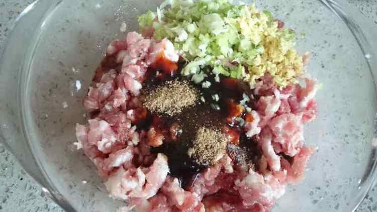 长豆角猪肉大蒸包步骤7