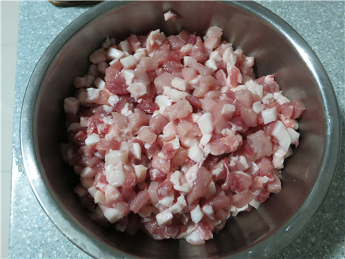 粉条猪肉大蒸包步骤1