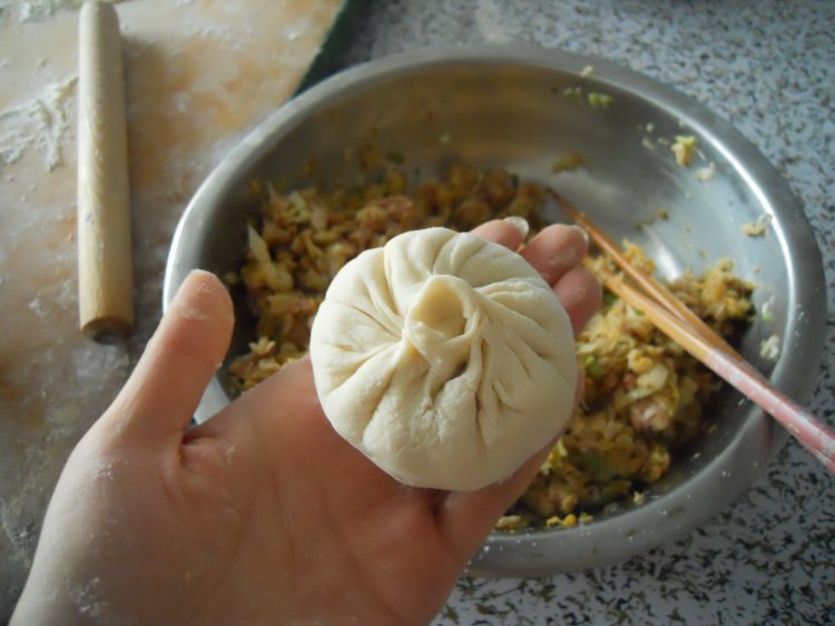 猪肉大葱酸菜包子步骤8