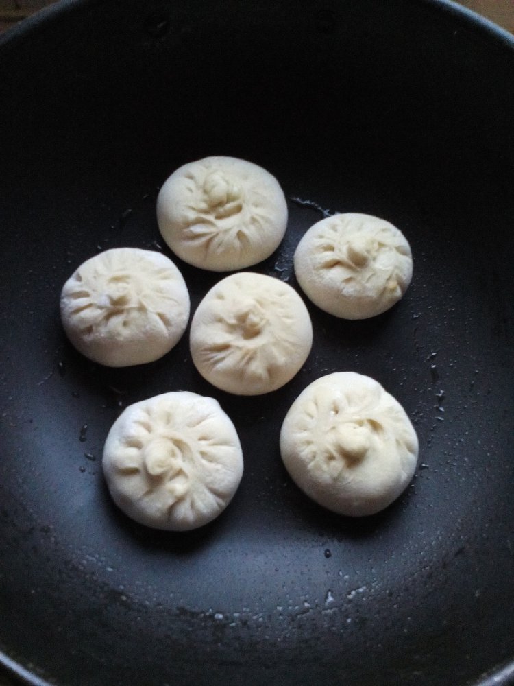 荠菜煎包步骤11