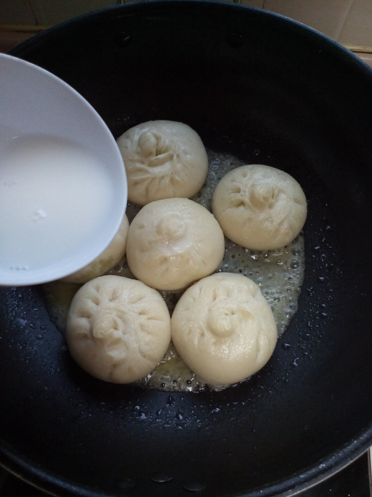 荠菜煎包步骤14