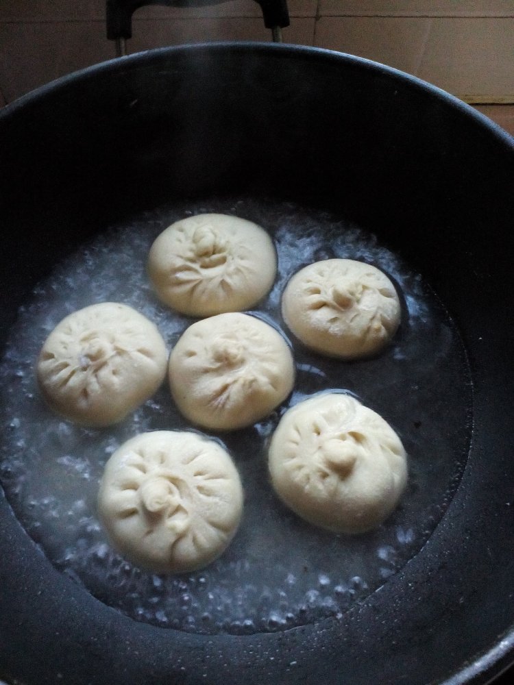 荠菜煎包步骤13