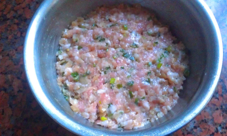 榨菜鲜肉包步骤5