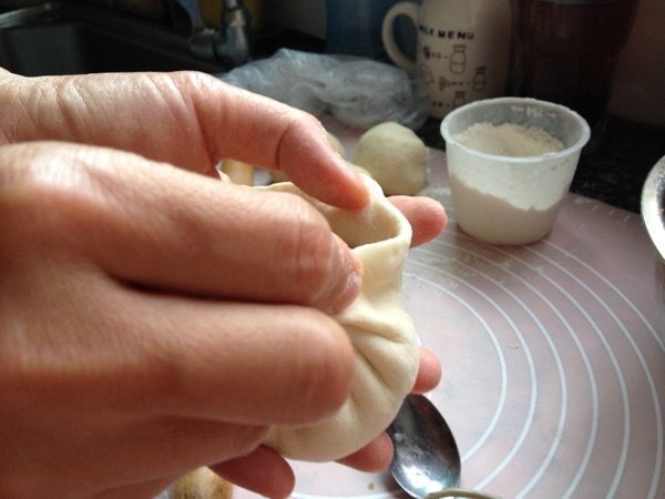 茭白肉馅包子步骤11