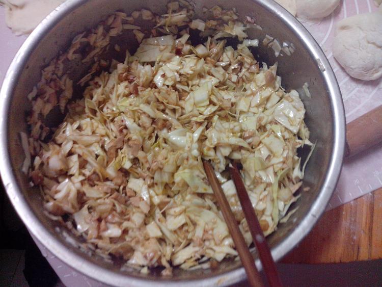 包菜猪肉包子步骤9