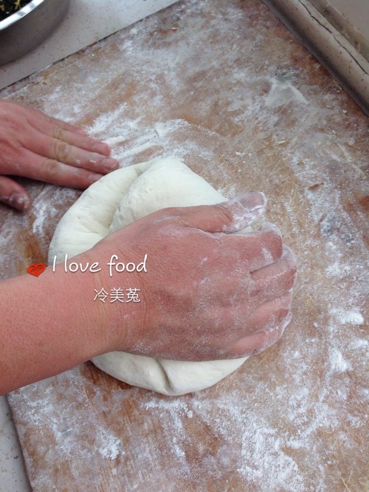 盐西菜包子步骤6