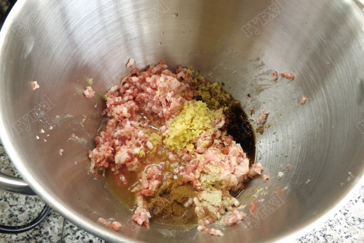 鲜肉水煎包步骤3