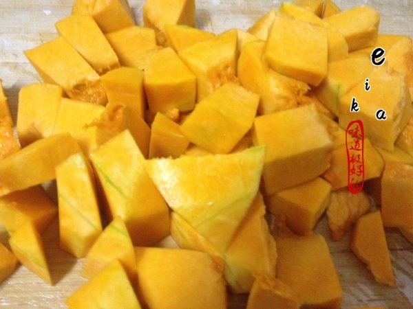 南瓜豆沙包步骤1