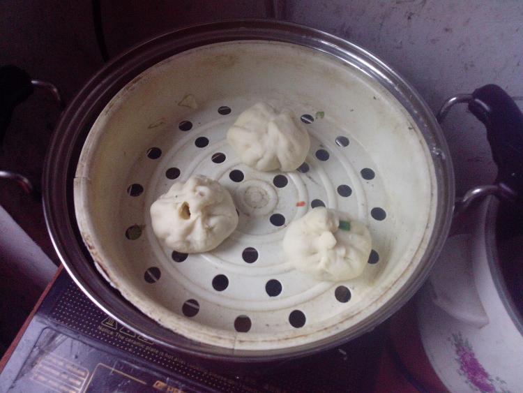 瘦肉韭菜包子步骤13