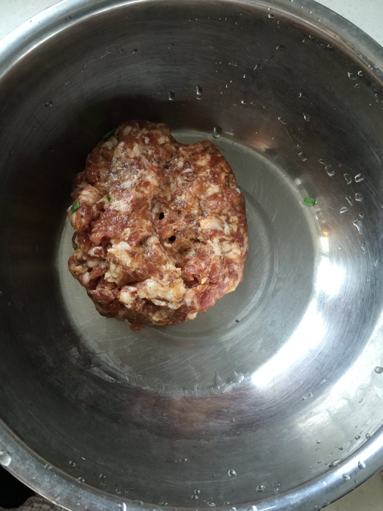 韭菜鸡蛋肉包子步骤2