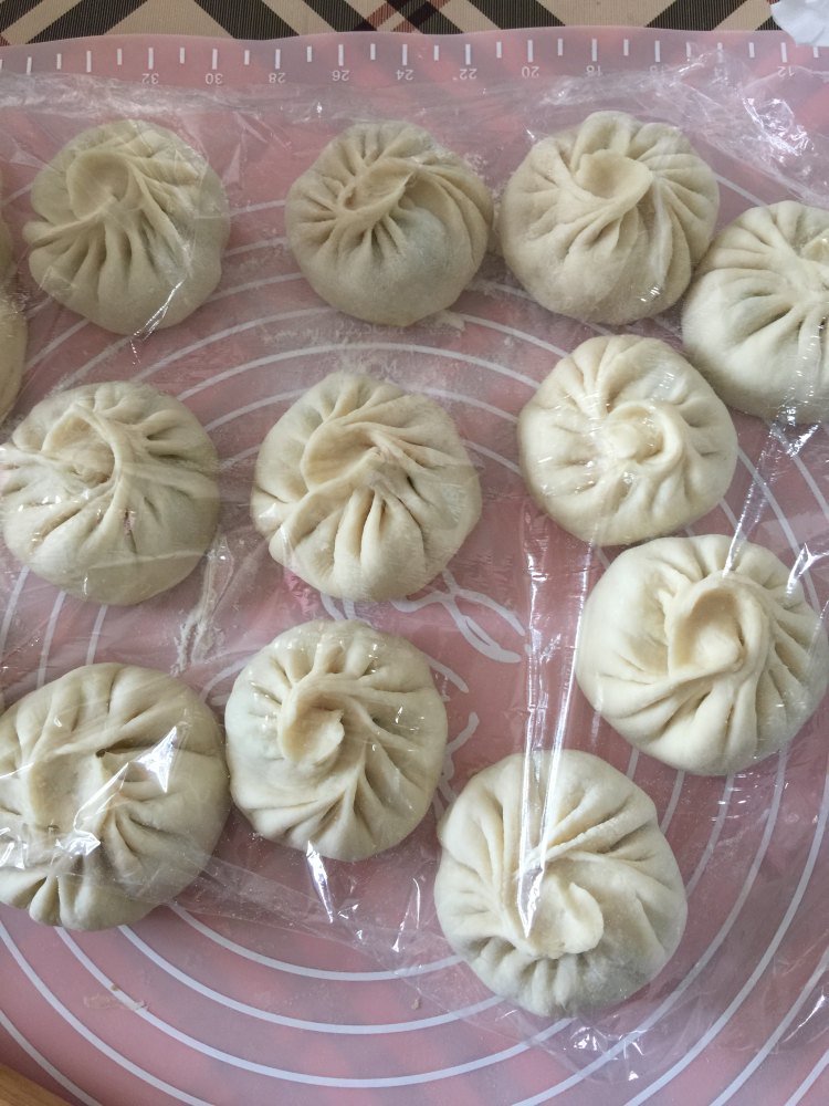 韭菜鸡蛋肉包子步骤8