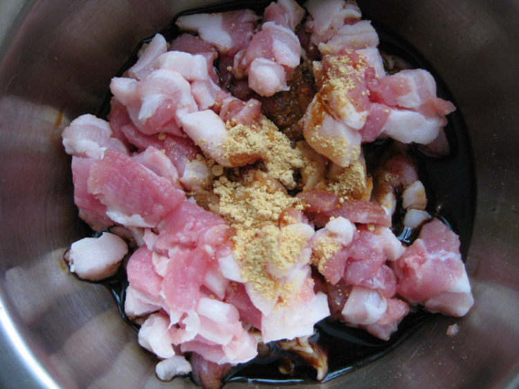 紫米青椒肉丁包子步骤5
