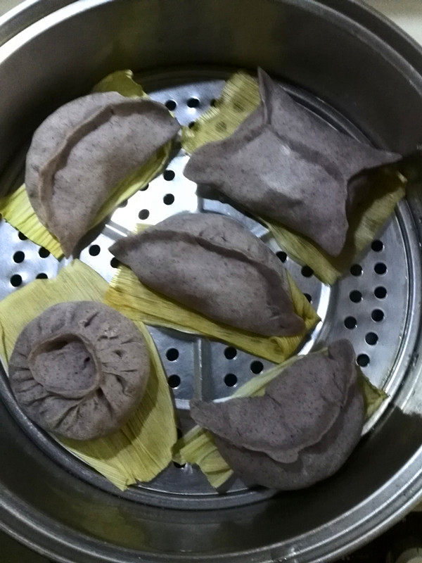 紫米青椒肉丁包子步骤12
