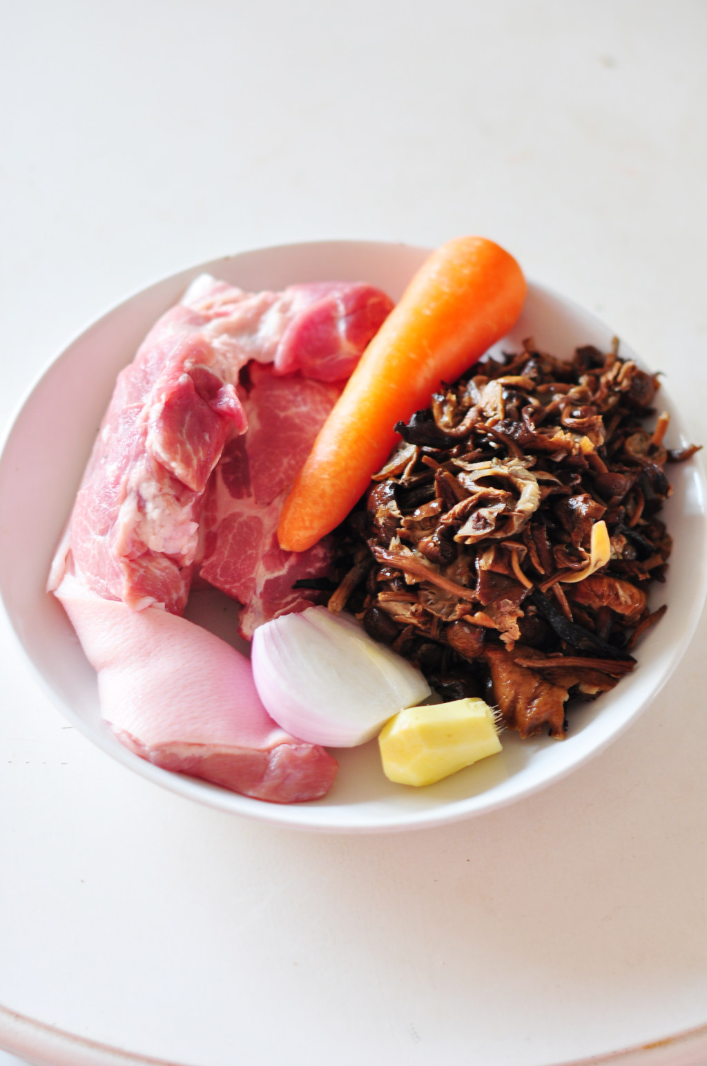 菌香酱肉包步骤1