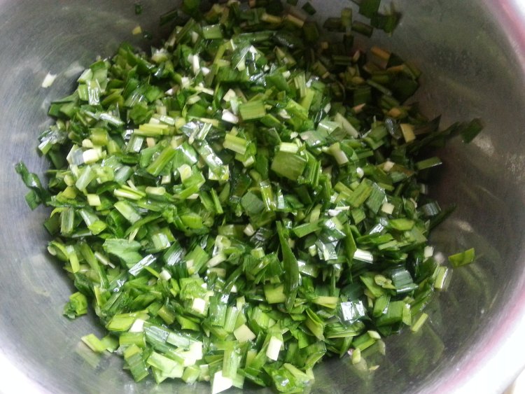 韭菜粉条豆腐包步骤3