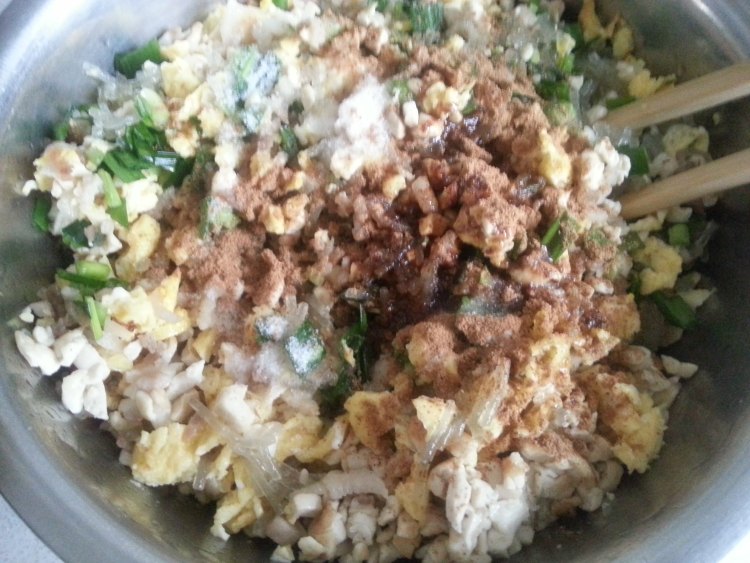 韭菜粉条豆腐包步骤7