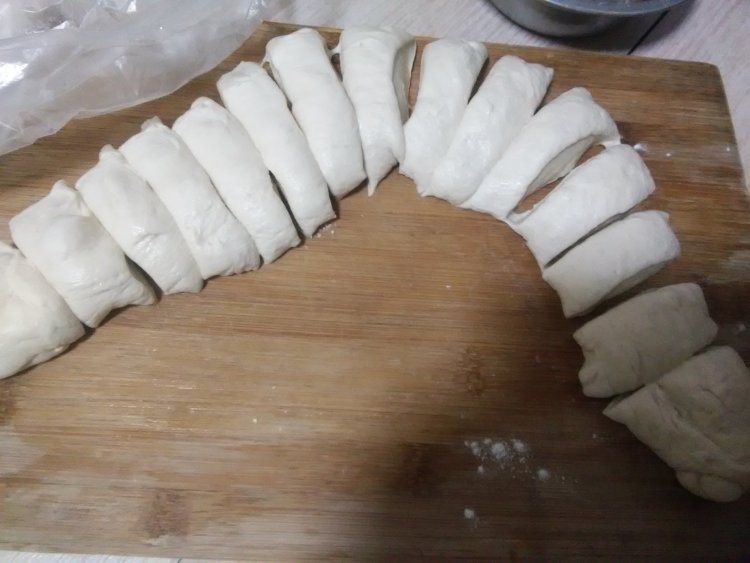 猪肉芹菜包步骤7