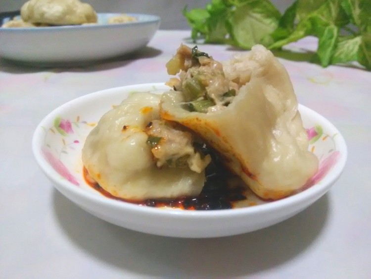 猪肉芹菜包步骤12