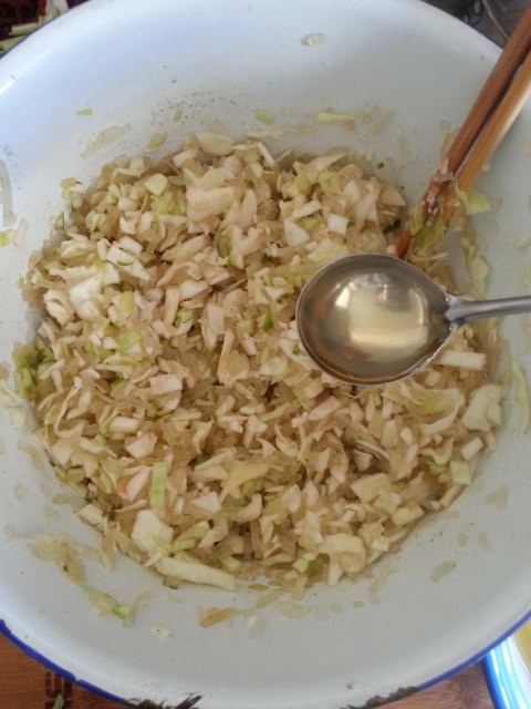 大头菜粉条包子步骤8