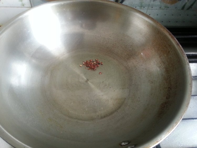 韭菜粉条肉丁包步骤5