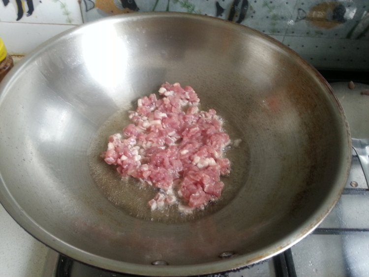 韭菜粉条肉丁包步骤6