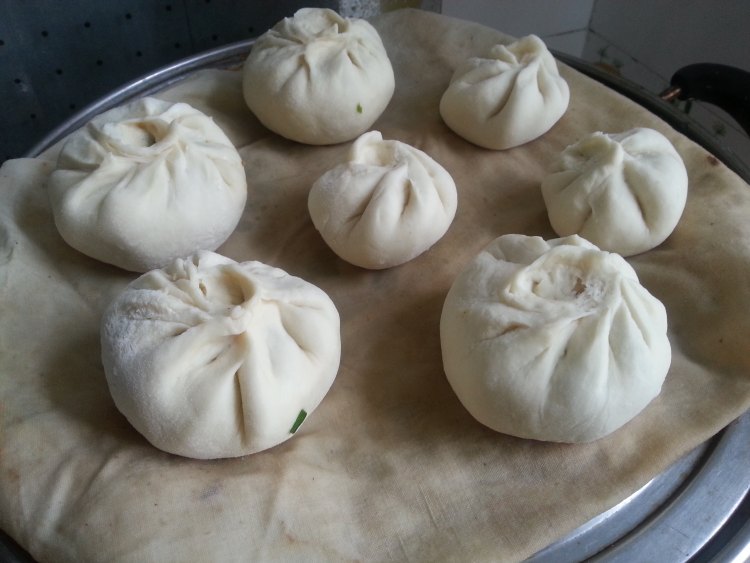 韭菜粉条肉丁包步骤11