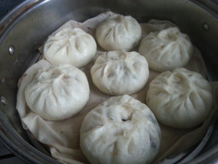 韭菜粉条肉丁包步骤12