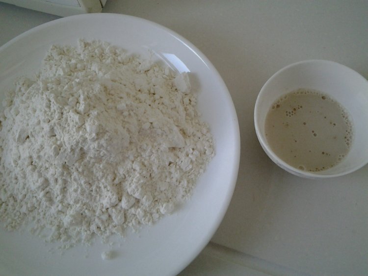 青菜木耳鸡蛋包子步骤1