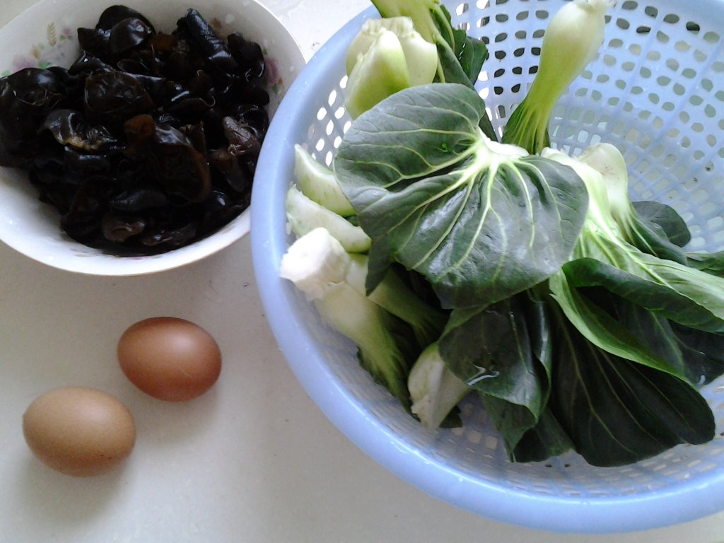 青菜木耳鸡蛋包子步骤3
