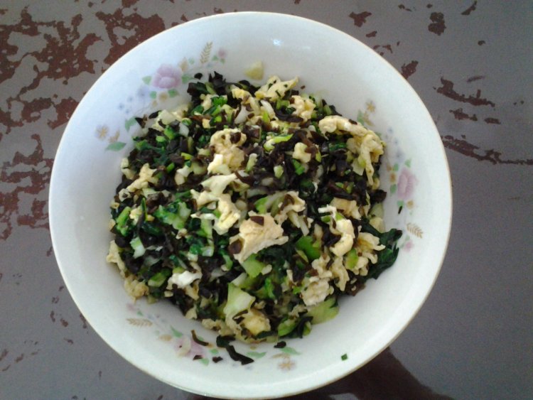 青菜木耳鸡蛋包子步骤8