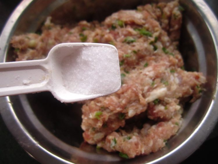 胡萝卜香葱鲜肉包步骤10