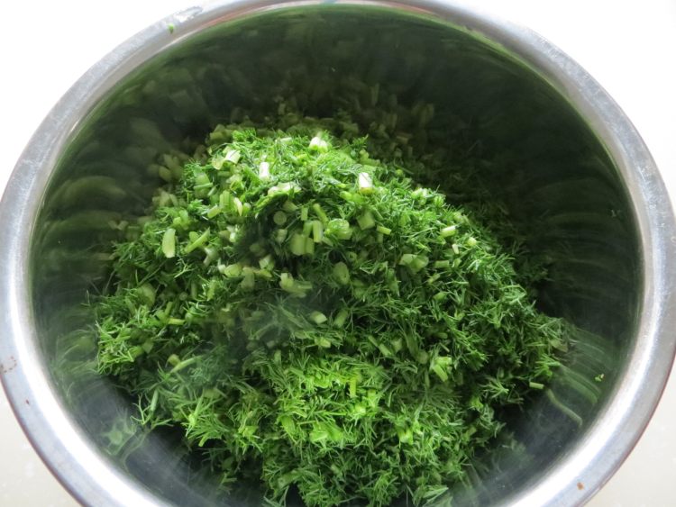 茴香鸡蛋包子步骤2