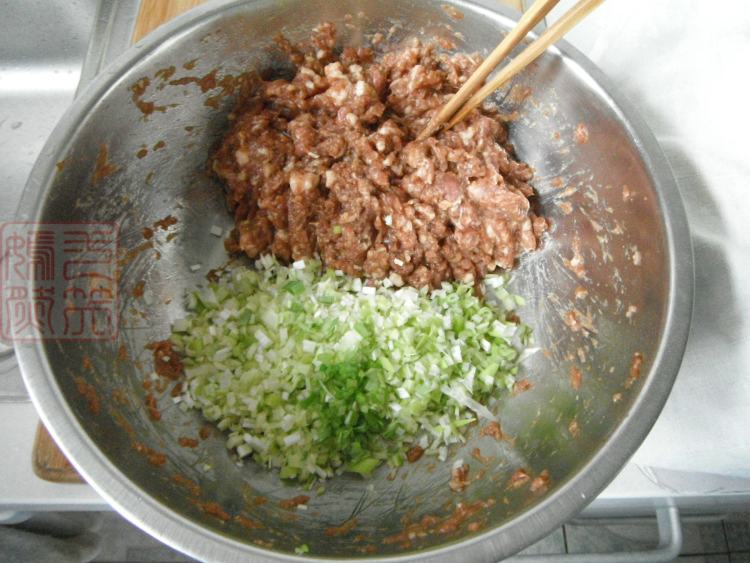 黑木耳香菇猪肉包步骤8