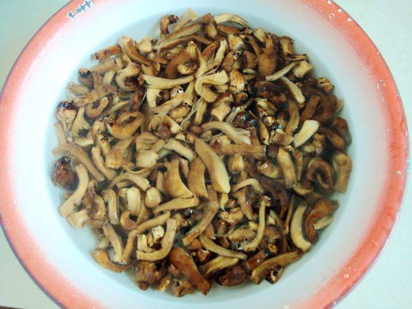香菇菌脚包步骤1