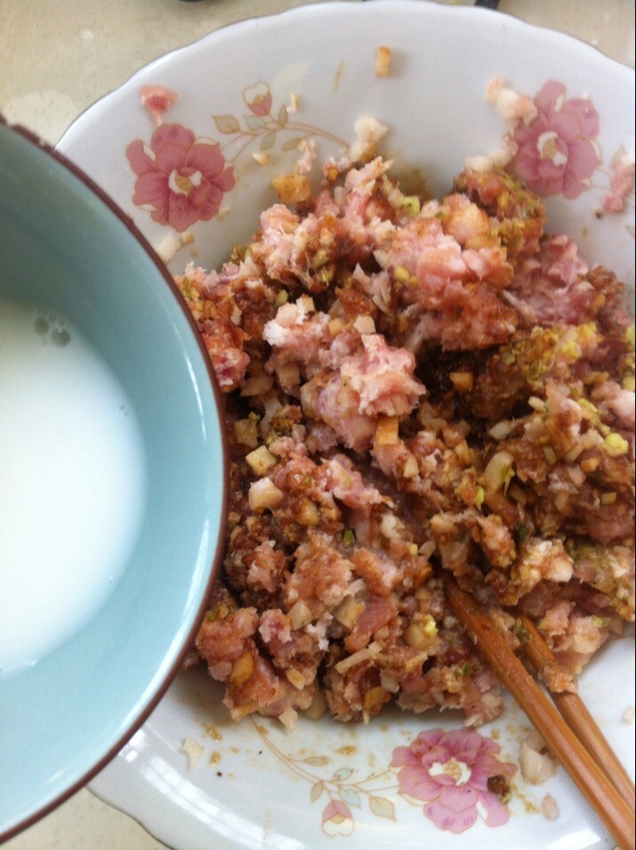 莲藕猪肉包步骤7